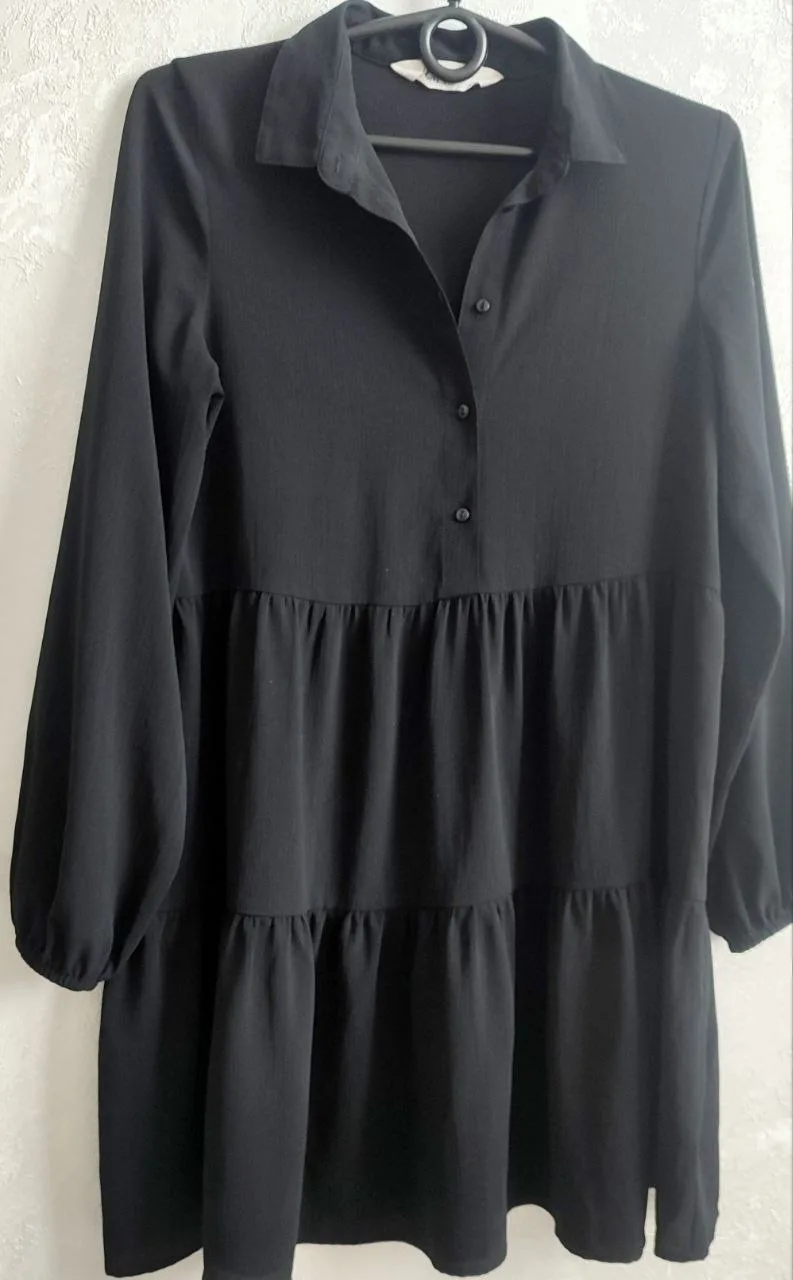 Сукня H&M з довгими рукавами та ярусною спідницею (XS/S)