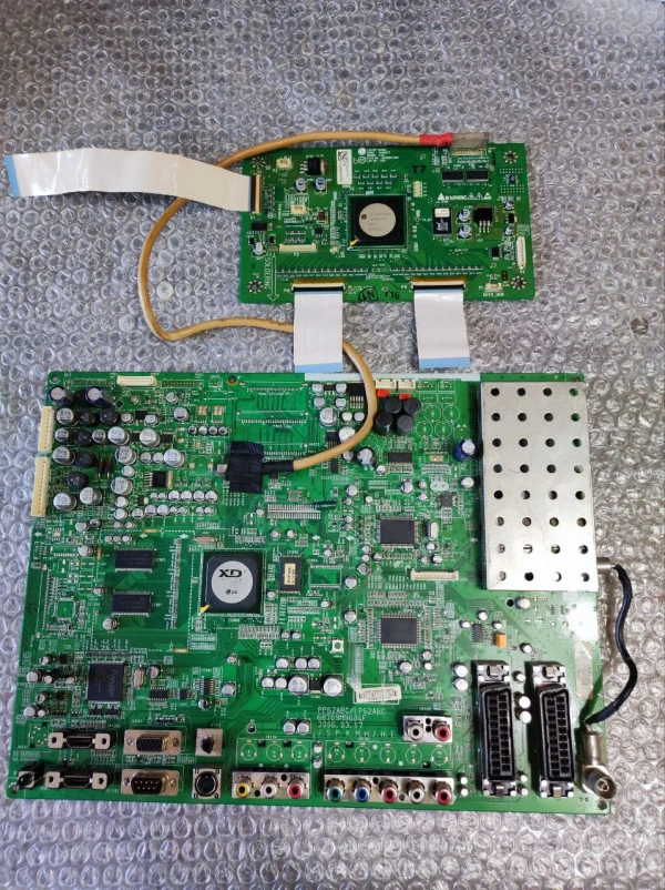 Материнська плата LG 68709M9004F та Logic 6870QCH1C6C для LG 42PC1R