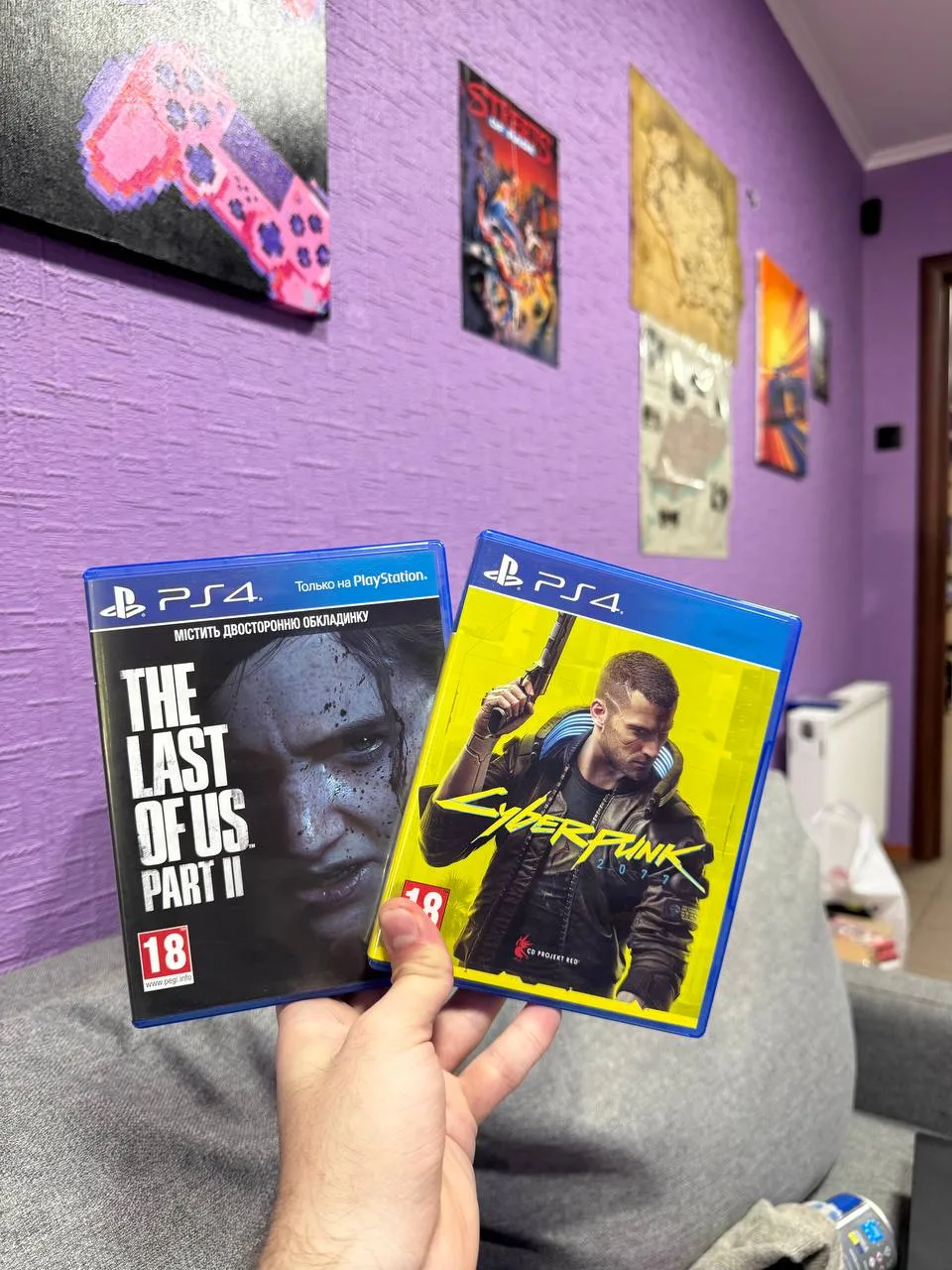 Набір ігор Sony PlayStation 4/5: The Last of Us Part II + Cyberpunk 2077