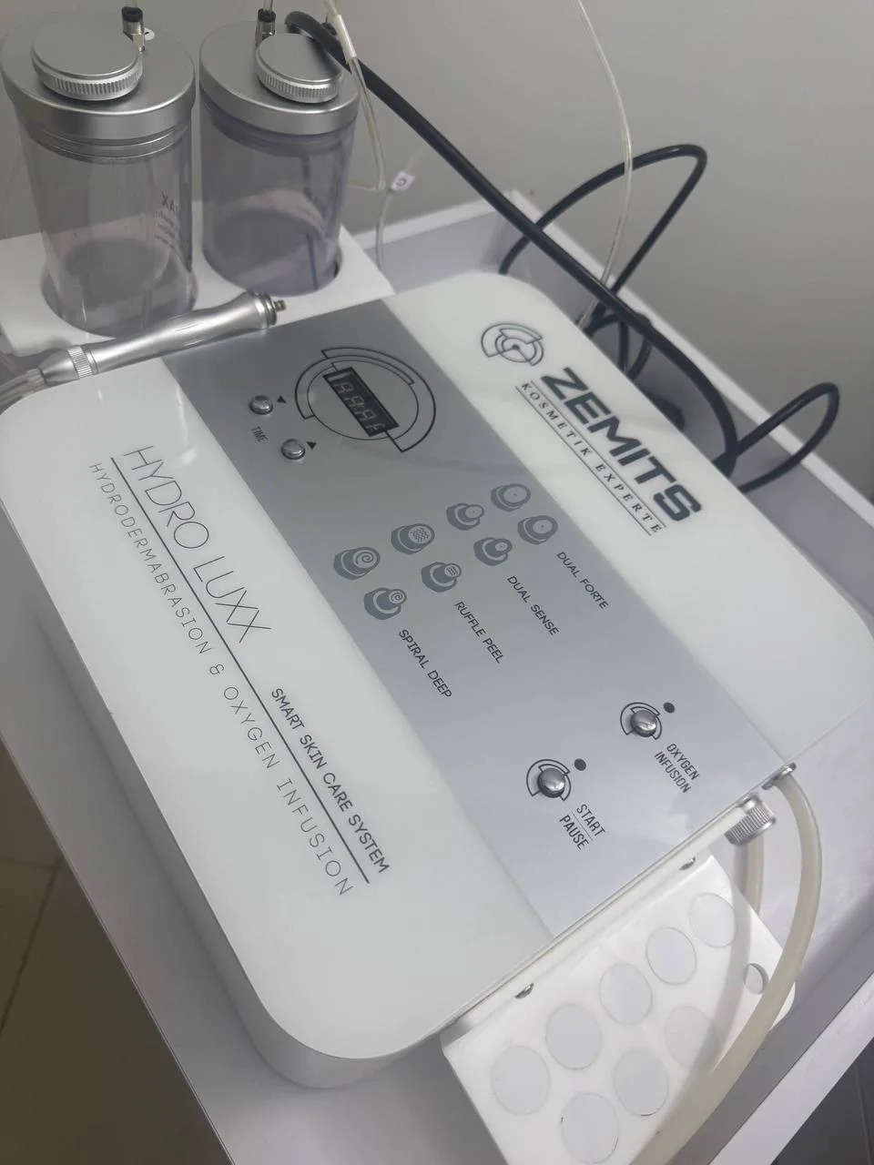 Апарат Zemits Hydro Luxx для гідродермабразії та кисневої інфузії