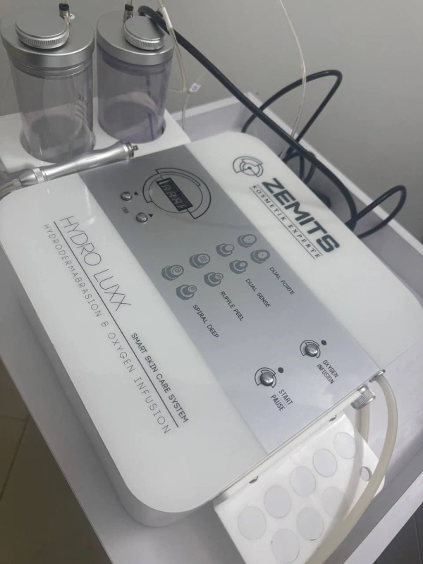 Апарат Zemits Hydro Luxx для гідродермабразії та кисневої інфузії