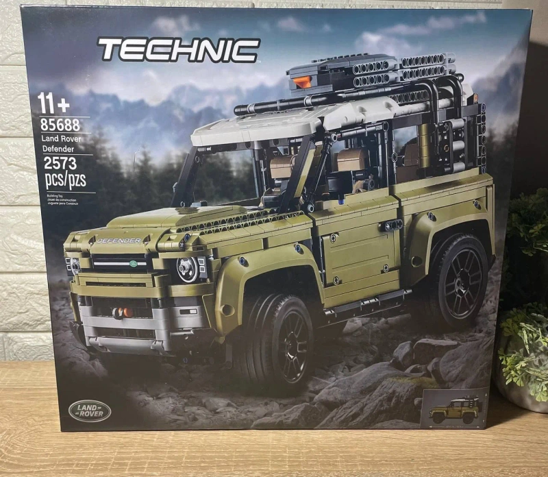 Конструктори Technic: Mercedes AMG, Ferrari Formula 1, Porsche 911, Land Rover Defender — фото 7