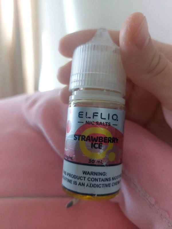 Vaporesso Xros 4 Nano Silver + Жидкость ELFLIQ Strawberry Ice