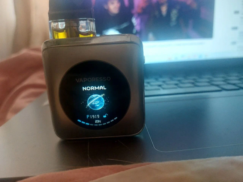 Vaporesso Xros 4 Nano Silver + Жидкость ELFLIQ Strawberry Ice — фото 2