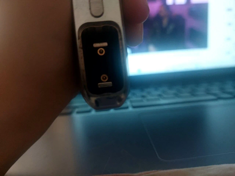 Vaporesso Xros 4 Nano Silver + Жидкость ELFLIQ Strawberry Ice — фото 3
