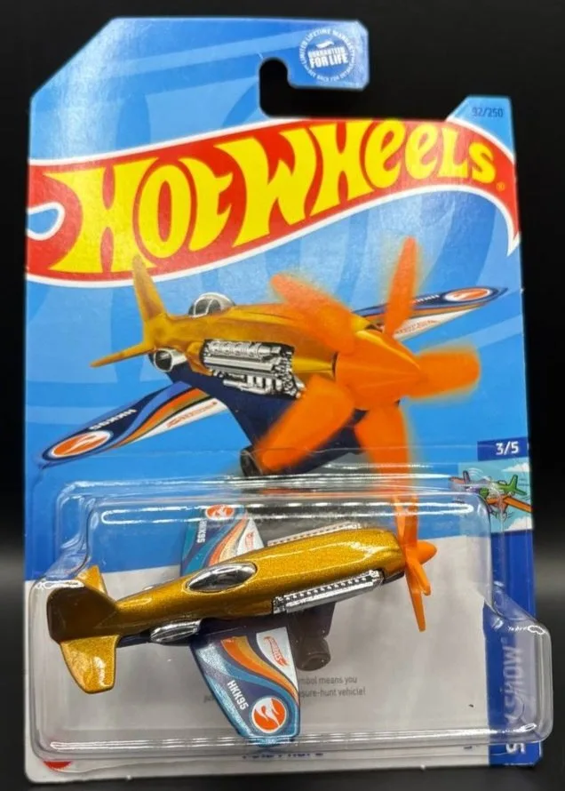 Hot Wheels Mitsubishi Pajero Evolution та літаки (Basic, Treasure Hunt)