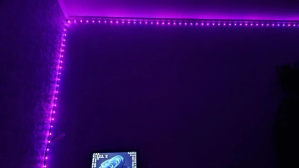 Розумна LED-стрічка Smart RGB 2835 USB з керуванням через додаток