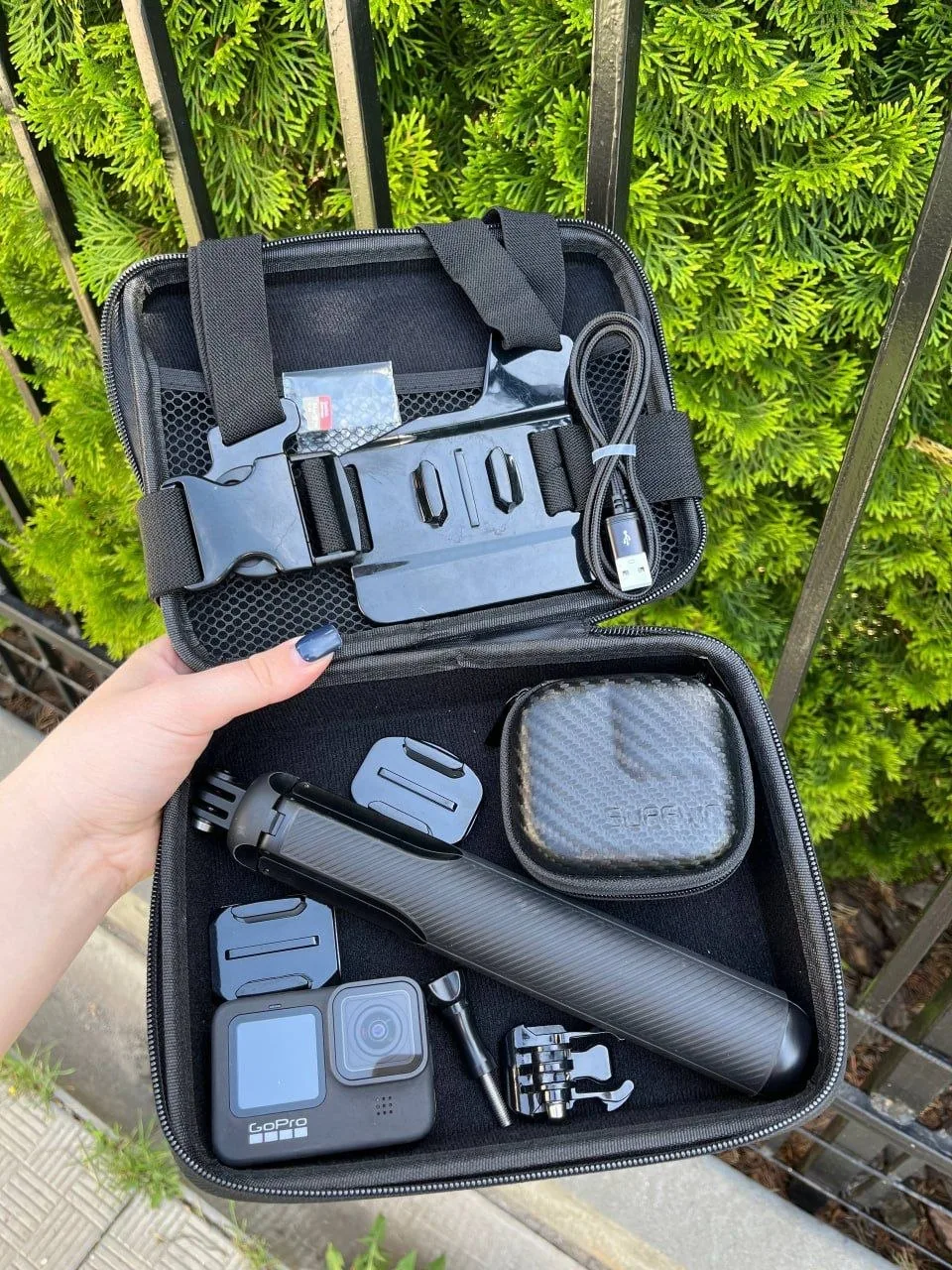Екшн-камера GoPro Hero 9 Black + Штатив та аксесуари (5K, 20MP)