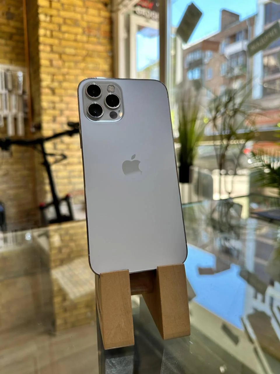iPhone 12 Pro 256GB White: купить по цене 15482 грн в Киеве