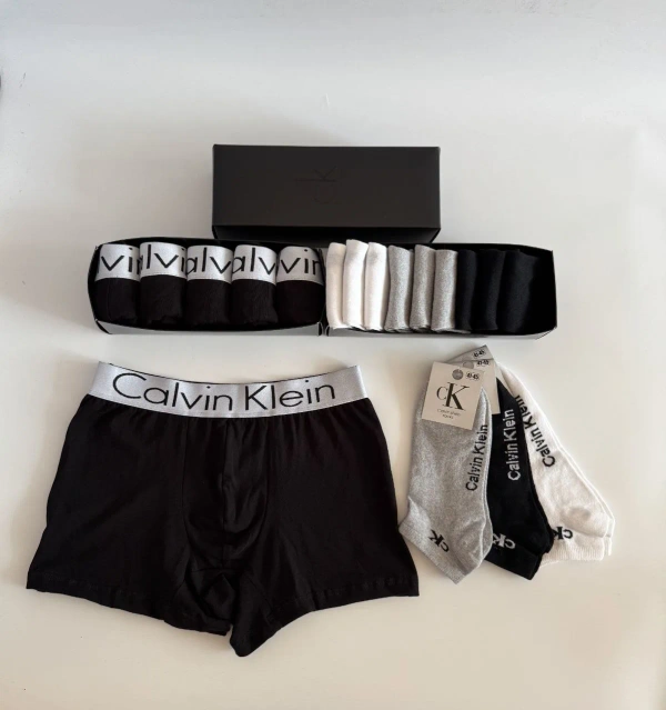 Подарунковий набір Calvin Klein: 5 шт чоловічої білизни та 9 пар шкарпеток