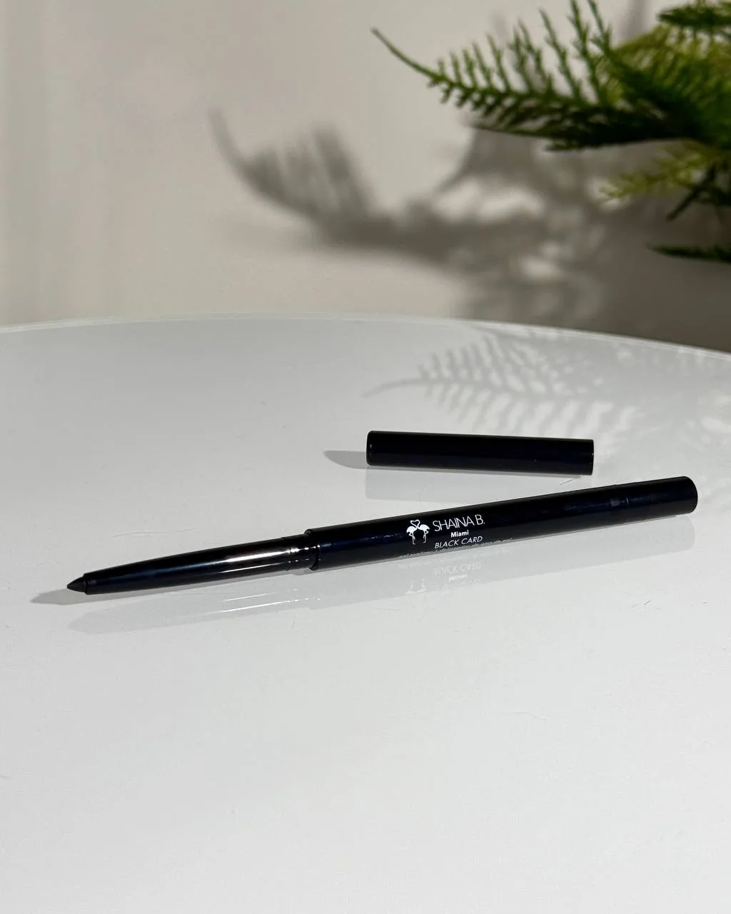 Гелевий олівець для очей Shaina B. Miami Gel Eyeliner Black Card 0.25g