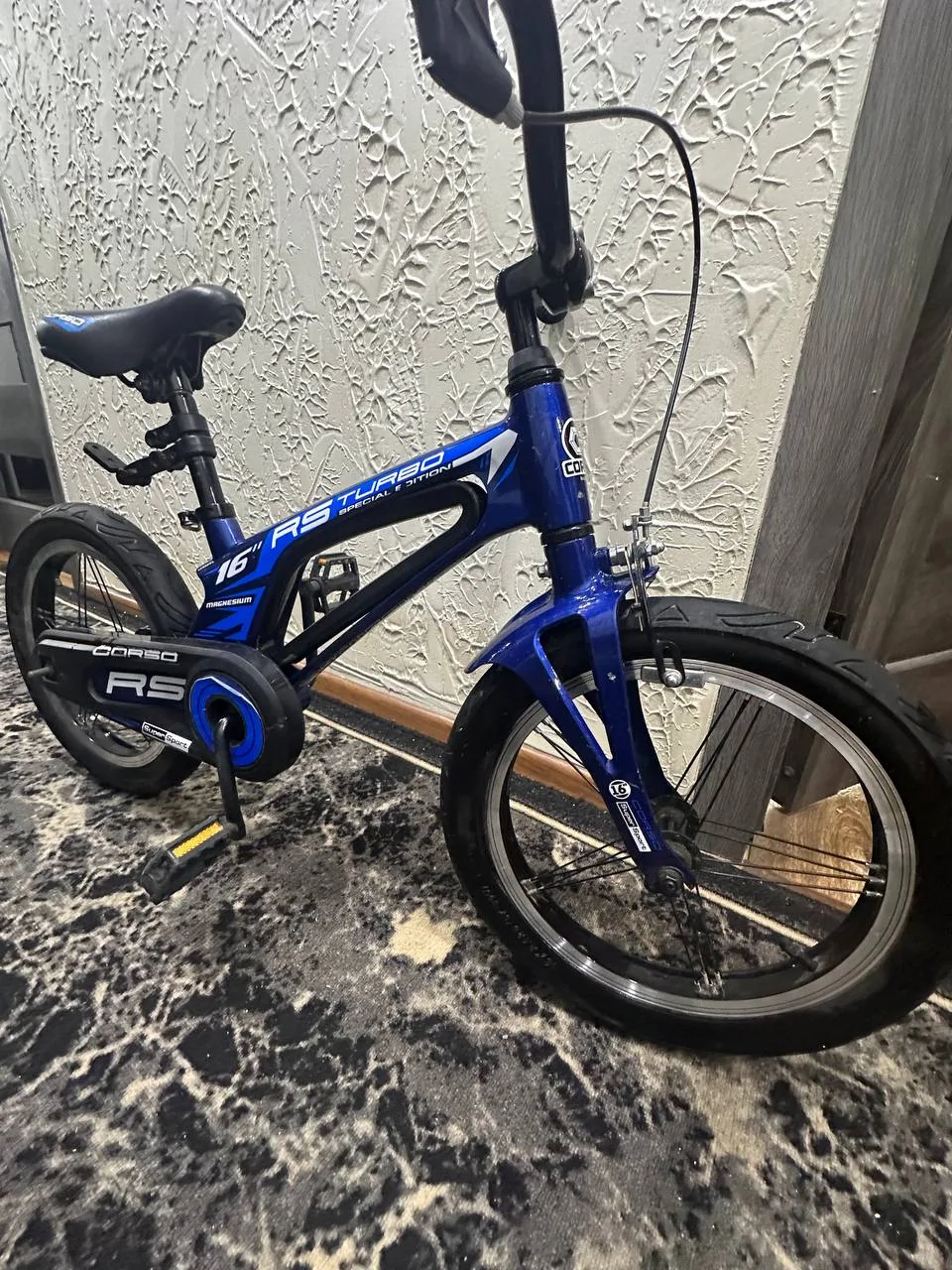 Детский велосипед Corso RS Turbo 16", трюковой самокат System HC и ролики HY SKATE Junior