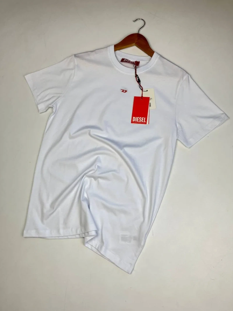 Футболки Hugo Boss, Diesel, Stussy, Dickies та крокси Crocs — фото 2