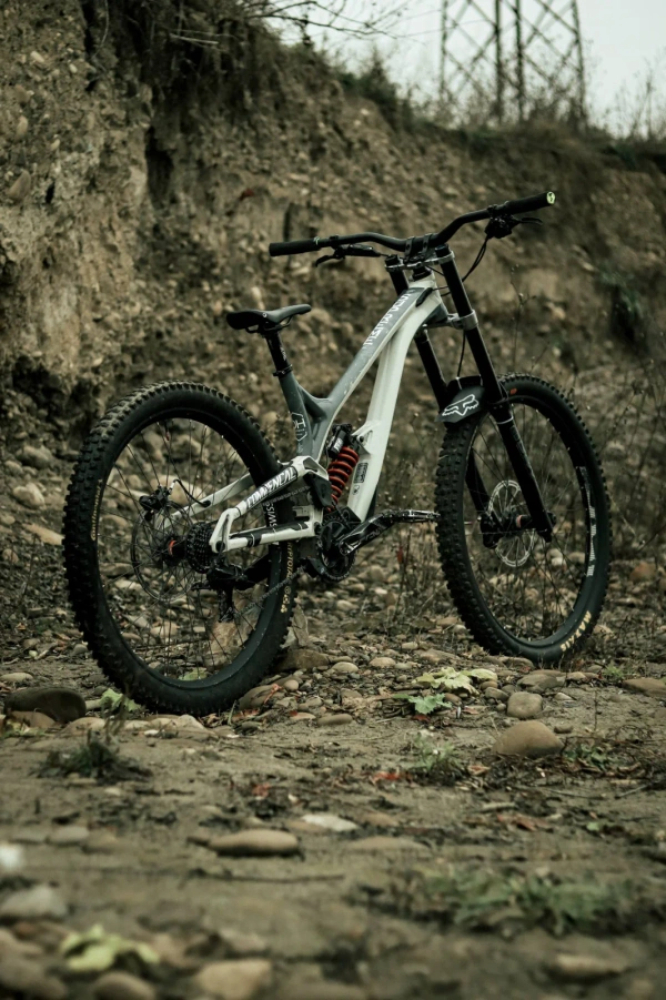 Commencal Supreme DH V4 2022 Размер L