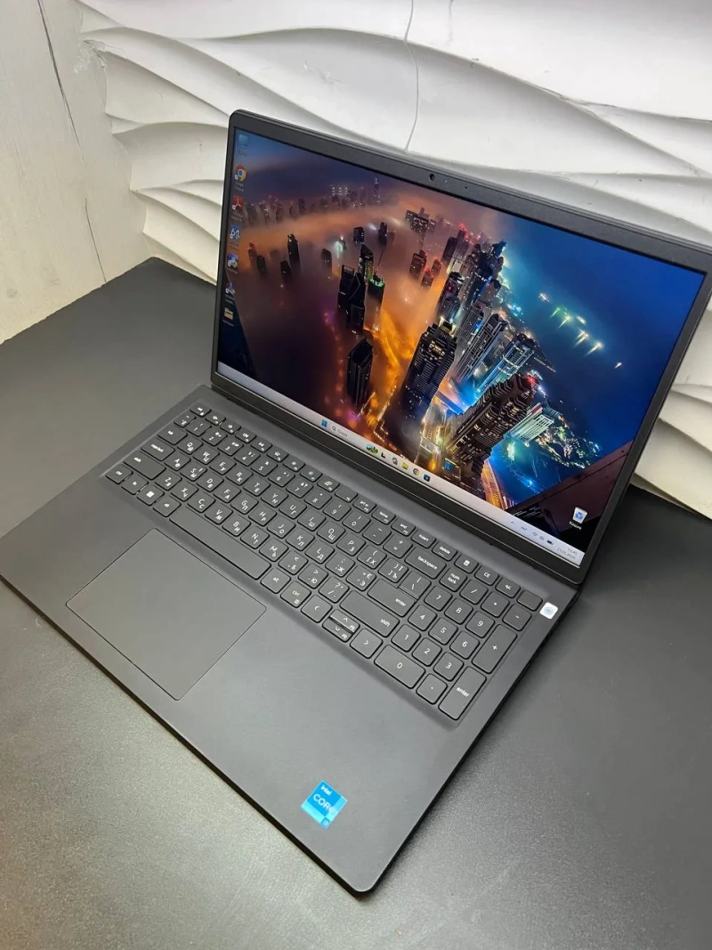 Ноутбук Dell Vostro 3520 Intel Core i3 1215U 15.6" Full HD IPS 8GB RAM 256GB SSD — фото 2