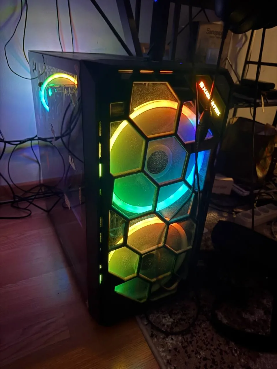 Компьютер в сборе: Материнская плата Aorus Elite X570, Процессор Ryzen 9 5900X, Видеокарта Gigabyte RX 6800XT