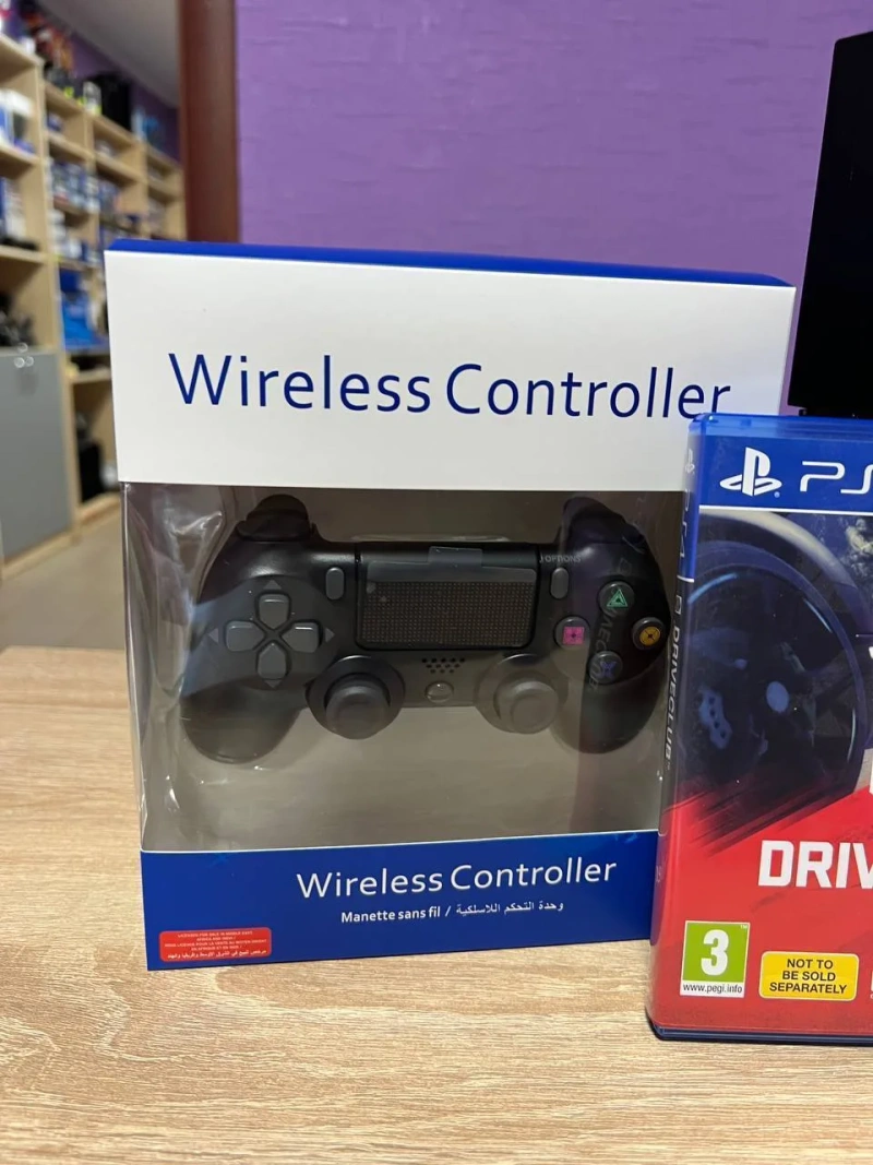 Акционный набор для геймеров: PS4 + 2 геймпада + зарядная станция + 3 игры — фото 3