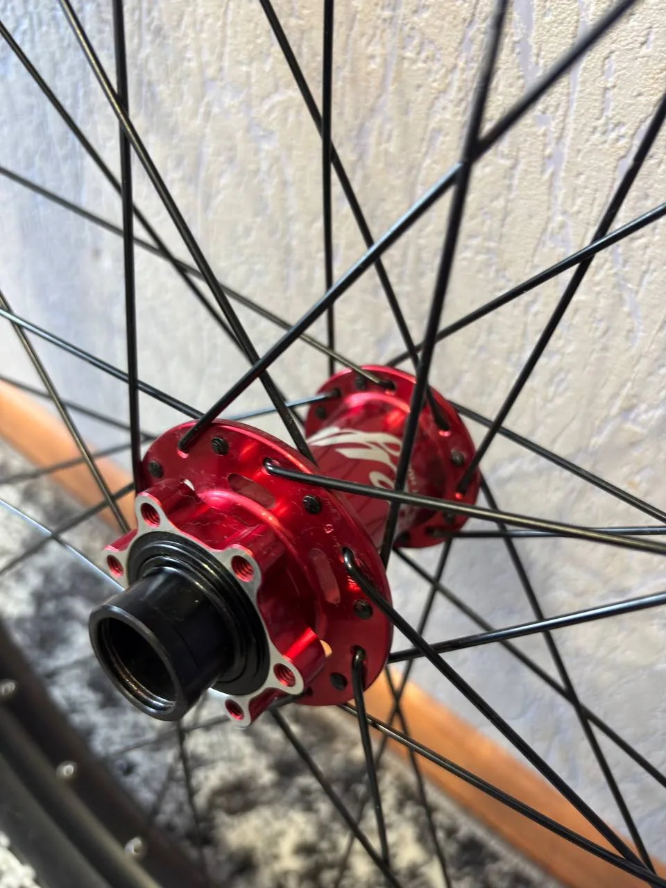 Комплект колес Fireeye / NS Bikes 24" Dartmoor Shark Maxxis Holy Roller