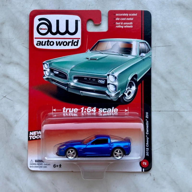 Коллекционная модель Auto World Chevy Corvette 1:64 — фото 2