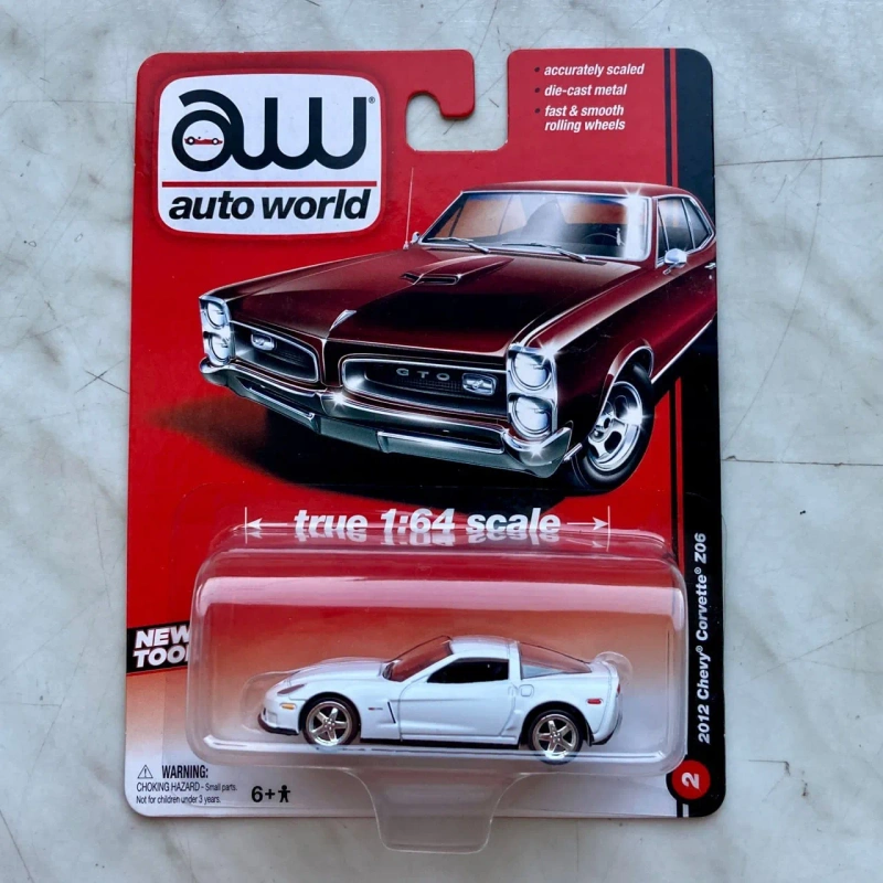 Коллекционная модель Auto World Chevy Corvette 1:64 — фото 3