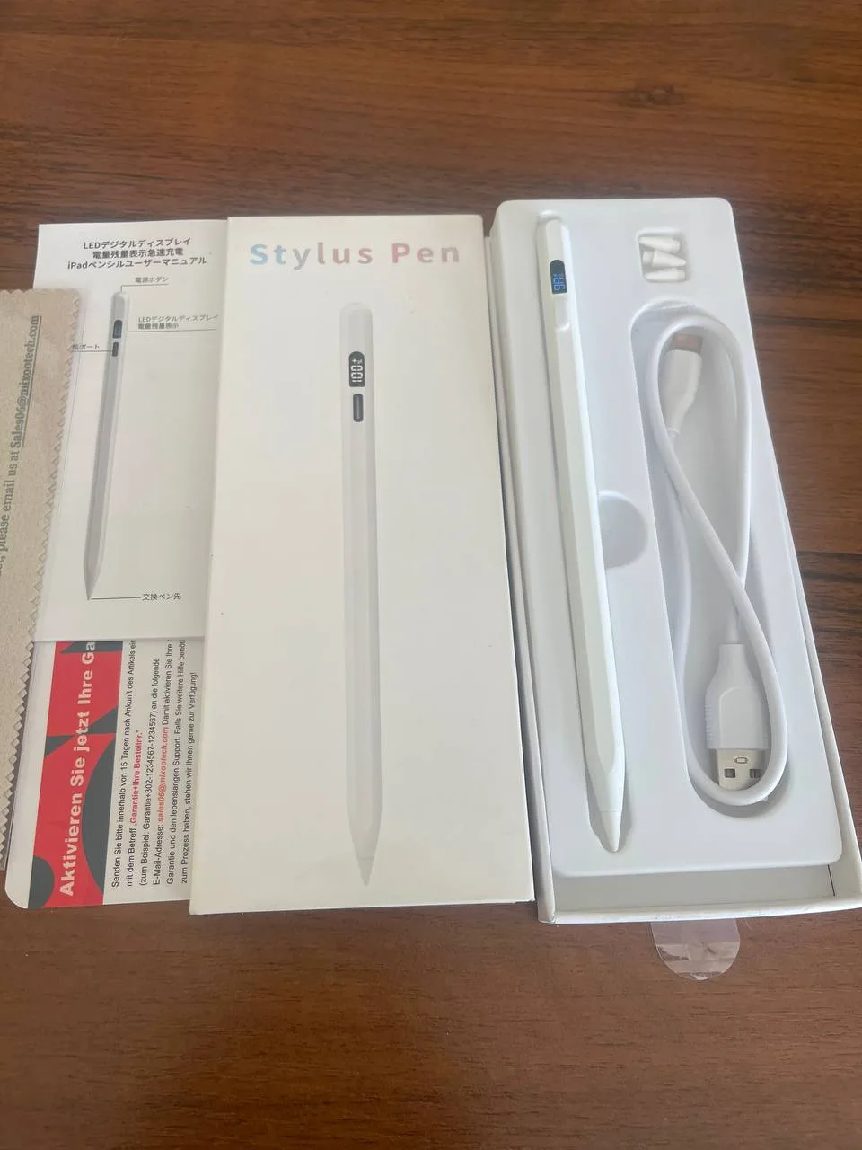 Стилус для iPad с LED-дисплеем уровня заряда
