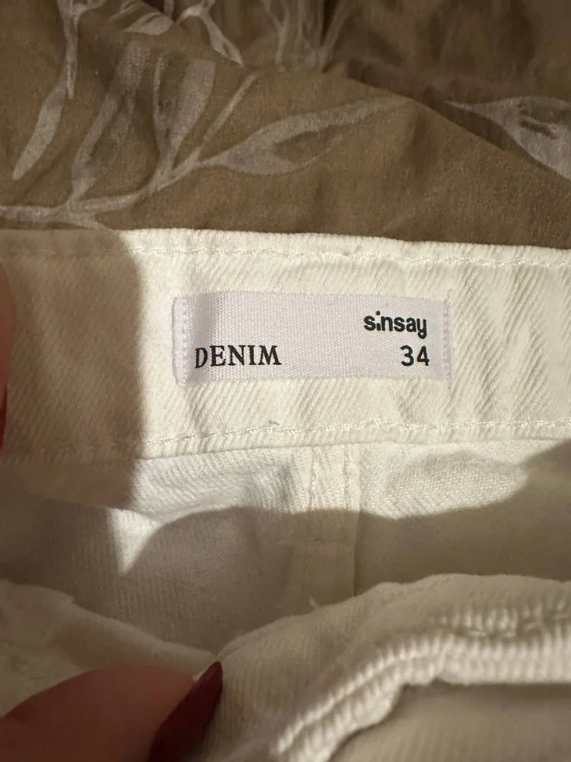 Джинсові шорти Sinsay білі — фото 2