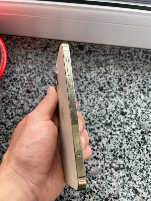 iPhone 12 Pro на запчастини або відновлення (заблокований iCloud)