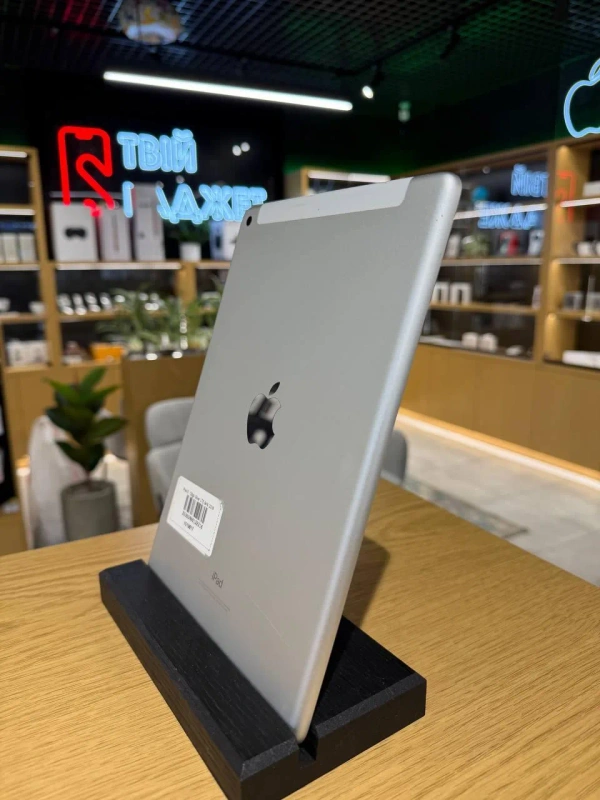 Apple iPad 6 128GB Silver LTE
