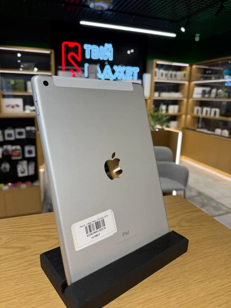 Apple iPad 6 128GB Silver LTE — фото 2
