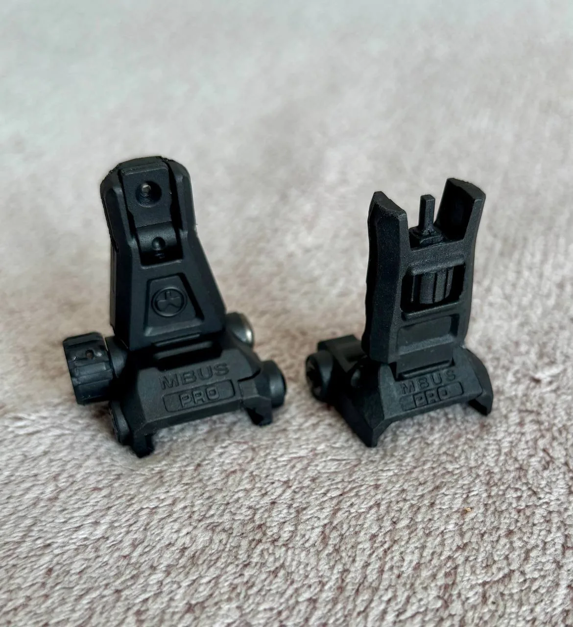 Мушка та цілик Magpul MBUS Pro складні, чорні, для планки Picatinny