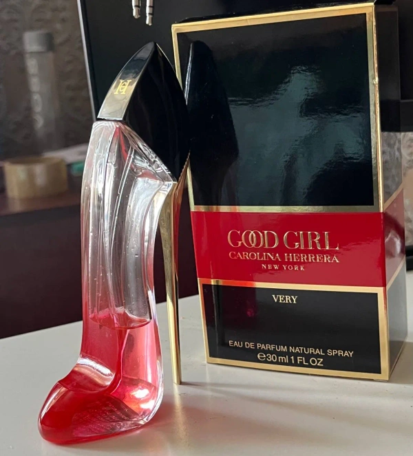Парфум CAROLINA HERRERA Very Good Girl 30 ml