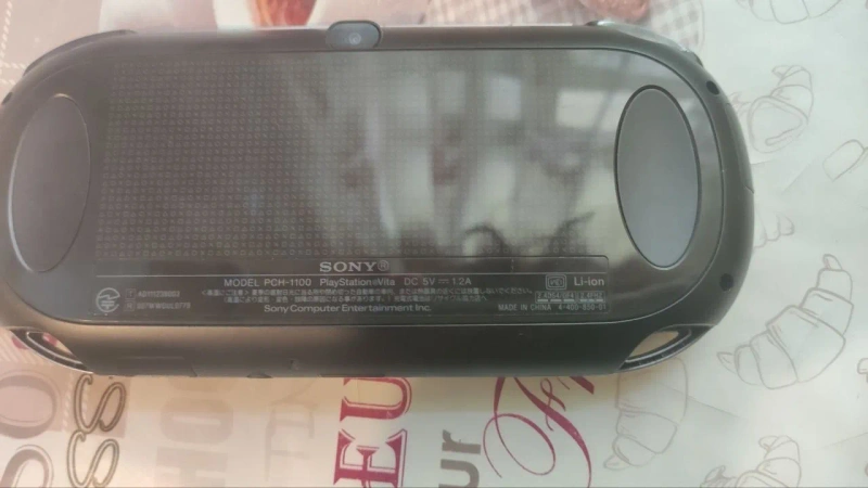 Sony PS Vita Fat 1100 3G OLED — фото 2