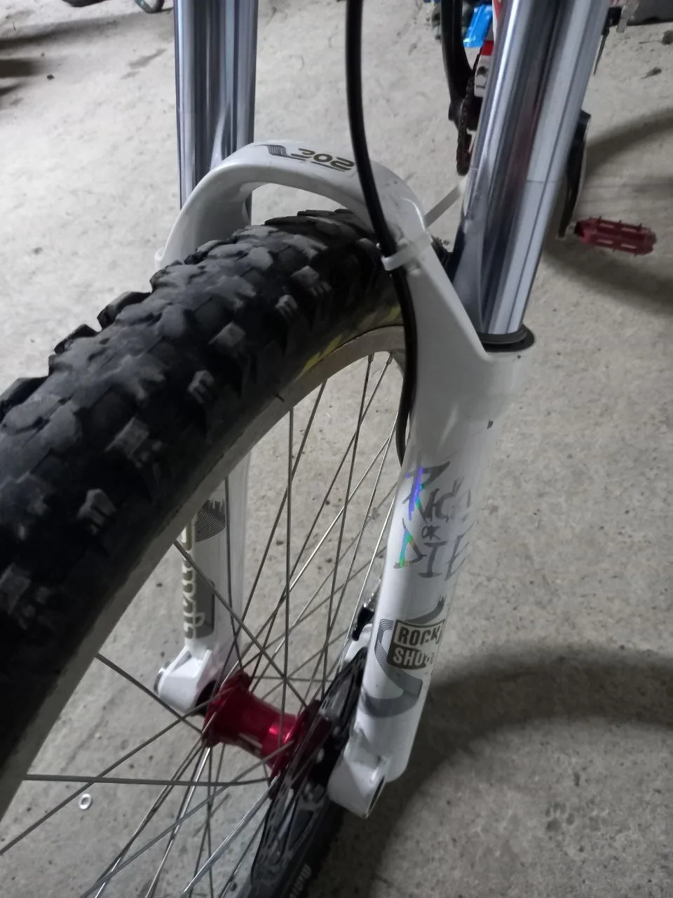 Вилка Rock Shox Domain 302, ход 180 мм, для велосипеда