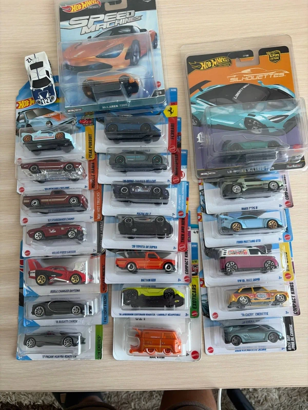 Коллекционные машинки Hot Wheels