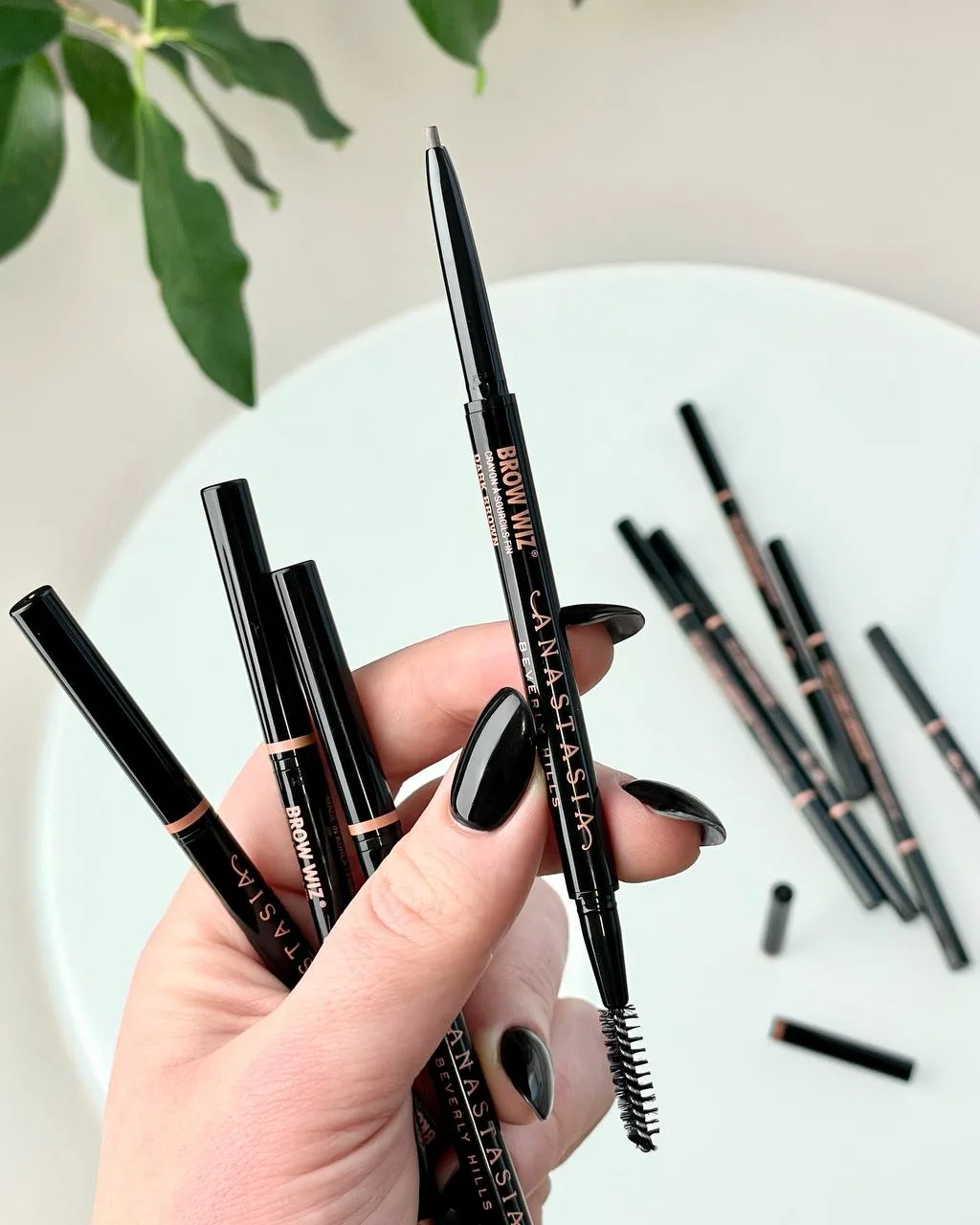 Anastasia Beverly Hills Brow Wiz олівець для брів (різні відтінки)