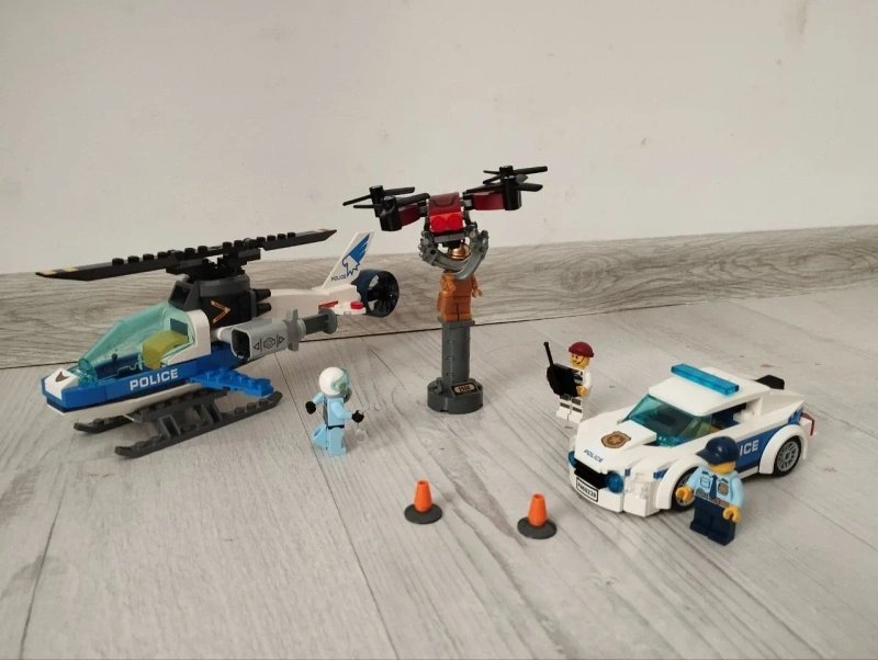 Колекція LEGO City Police: Гелікоптер, поліцейські машини — фото 2