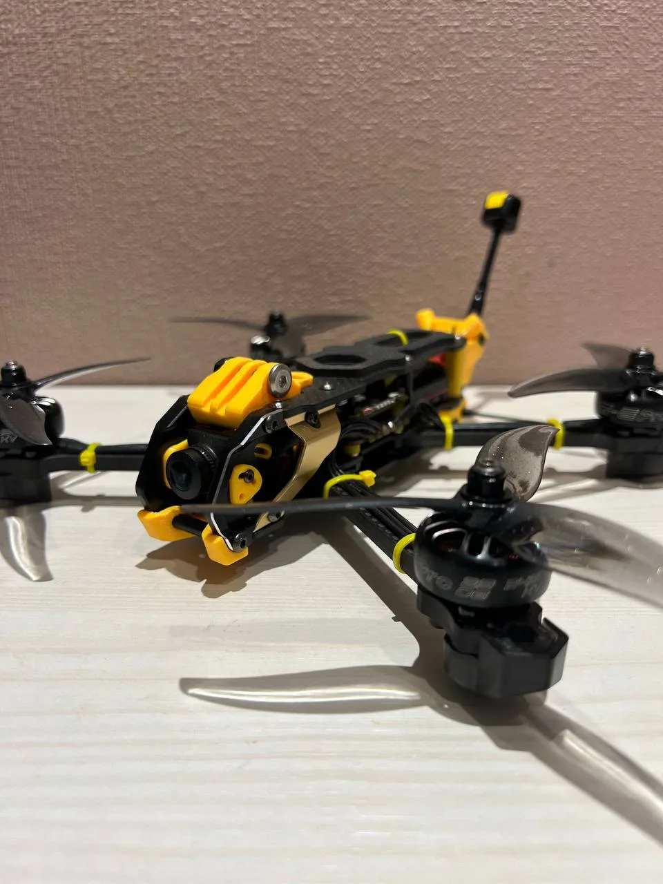 FPV дрон SpeedyBee Mario 5 XH Advanced з моторами iFlight XING-E Pro
