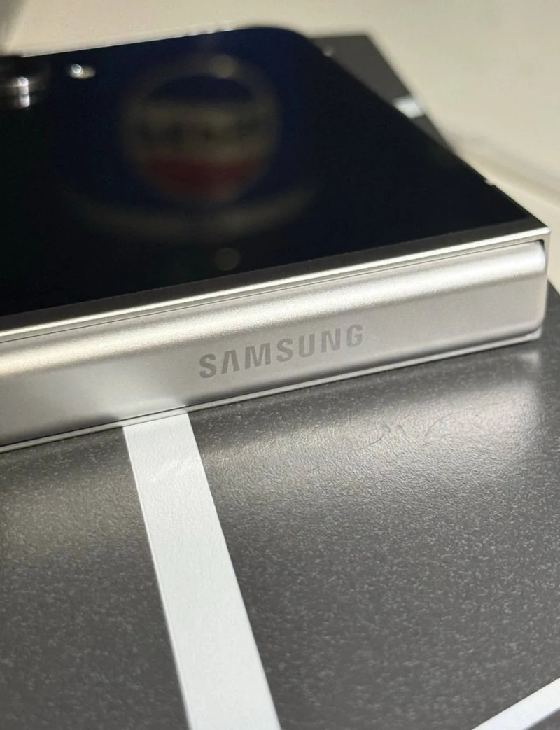 Samsung Flip 7 FE 8/128GB — фото 6