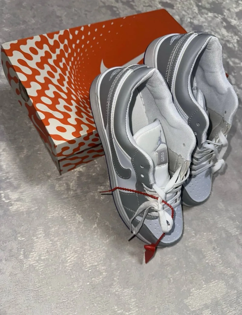 Кросівки Nike Renew, розмір 42.5 — фото 4