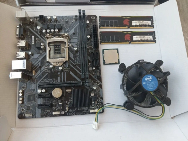 Комплект: Материнская плата GIGABYTE H310M, процессор Intel i3-9100, 16GB RAM