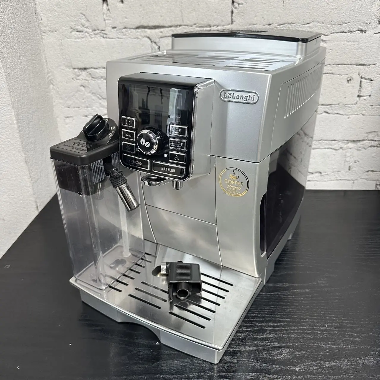 Кавоварка DeLonghi ECAM