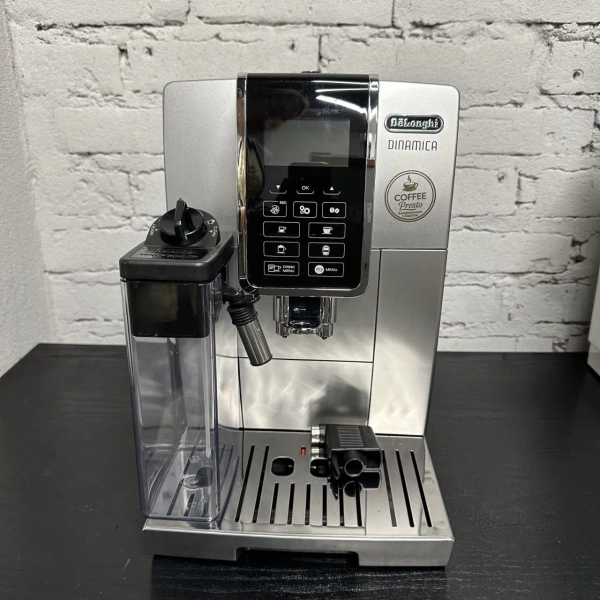 Кавомашина Delonghi Dinamica