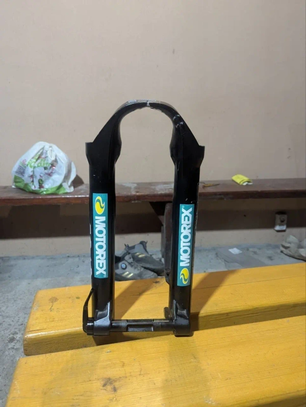 Вилка Rock Shox Domain R302