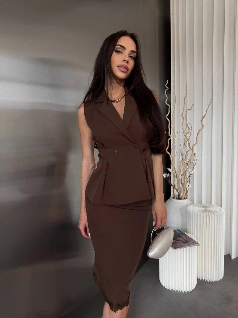 Костюм (жилетка + юбка) из костюмной ткани и кружева — фото 4