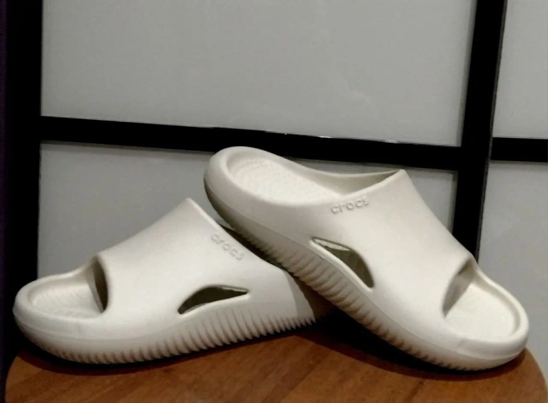 Женские кроксы Crocs Mellow Recovery Slide белые, размер M5-W7 (37/38) — фото 2