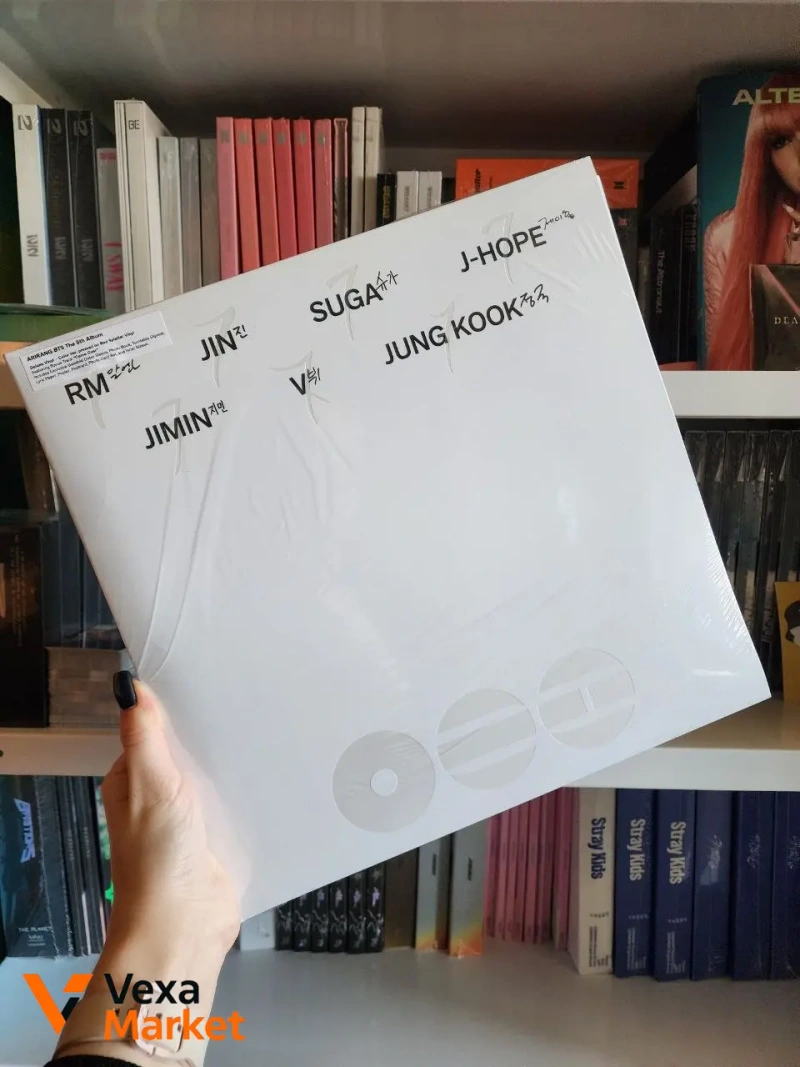 ARIRANG Deluxe Vinyl (B&W Ver/Color ver) — фото 2