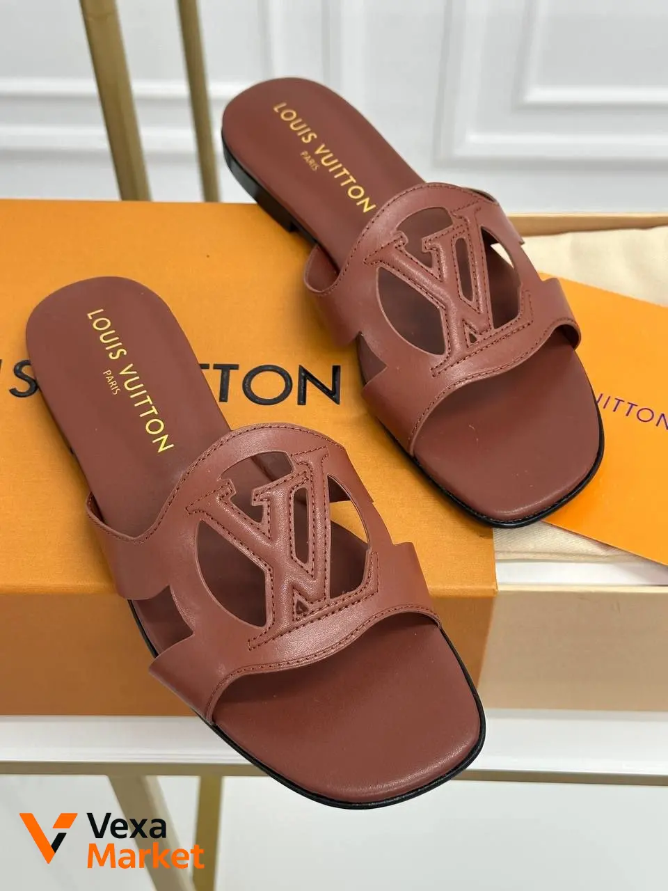 Шльопанці Louis Vuitton шкіряні жіночі