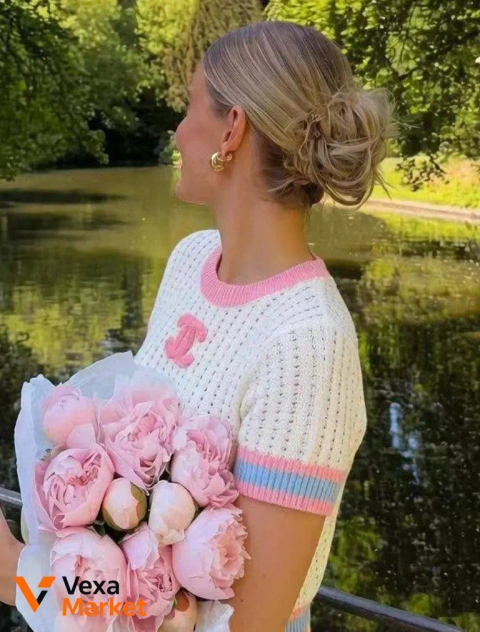ΠΠ΅Π½ΡΠΊΠ°Ρ ΡΡΡΠ±ΠΎΠ»ΠΊΠ° Chanel Π±Π΅Π»Π°Ρ Ρ ΡΠΎΠ·ΠΎΠ²ΡΠΌ