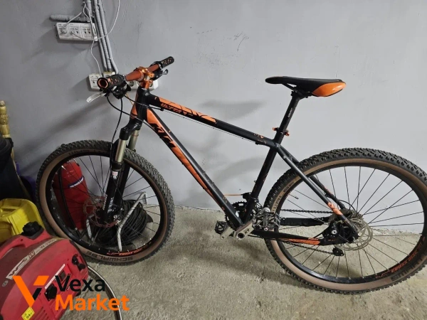 Велосипед KTM гірський, повітряна вилка RockShox Recon Gold T, гідравлічні гальма Shimano Deore