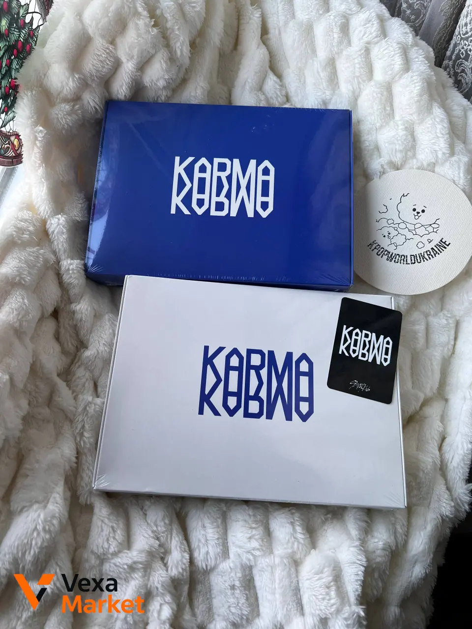 Stray Kids - KARMA (Standard version)